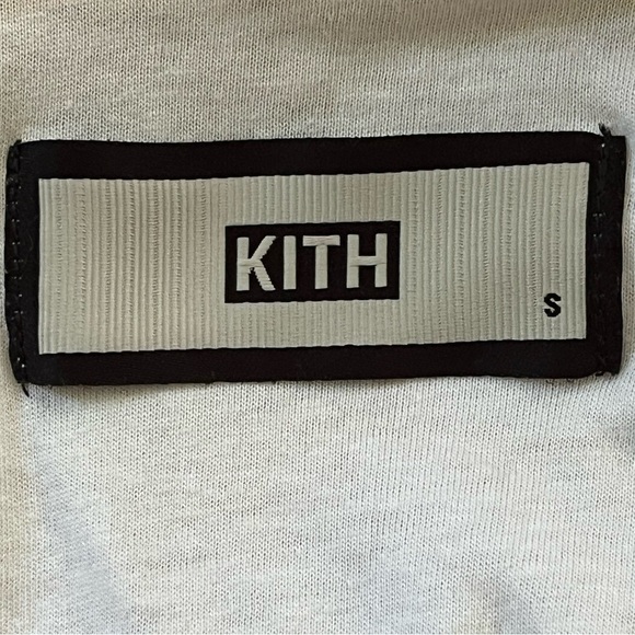 KITH Powell 1/4 Zip Windbreaker Pnk, Ronnie Fieg Unveils KITH's "Volcano 2.0" S - Picture 11 of 15